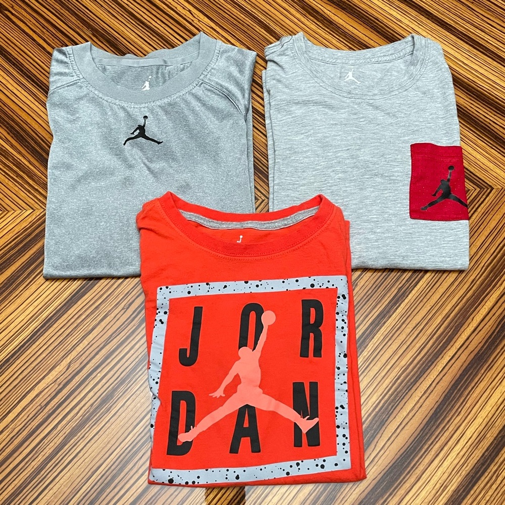 Jordan 3 Boys short sleeve T-shirt L